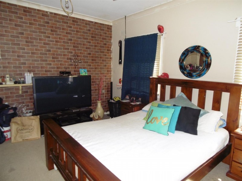 22 Station Street, Parkes NSW 2870