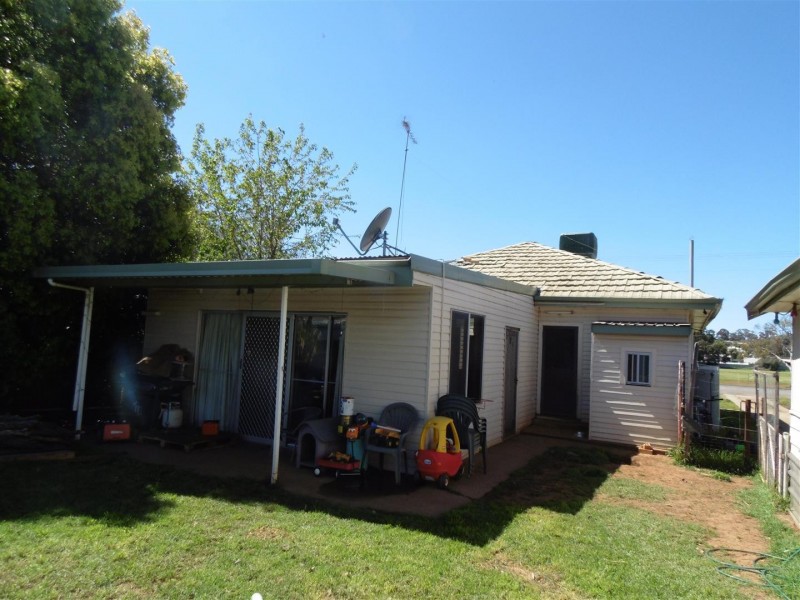 22 Station Street, Parkes NSW 2870