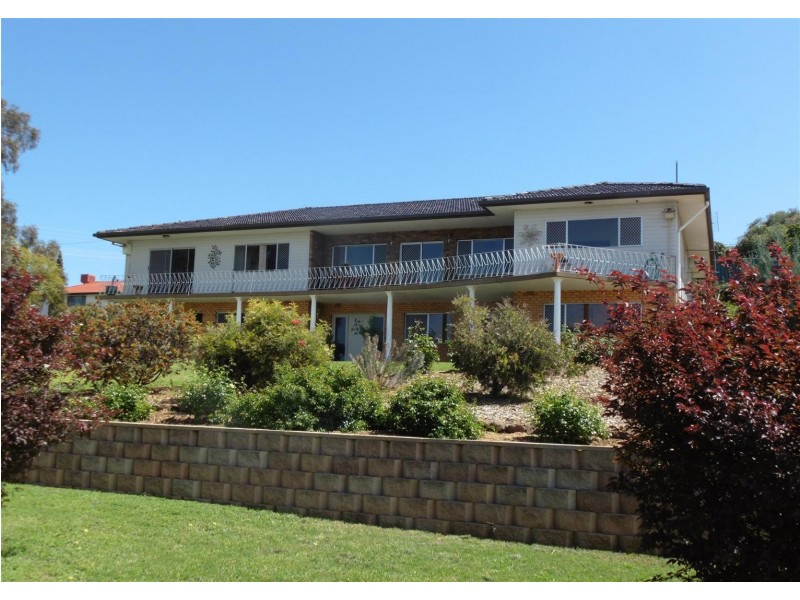 2-4 Panorama Crescent, Parkes NSW 2870