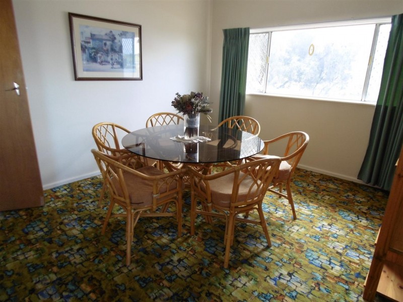 2-4 Panorama Crescent, Parkes NSW 2870