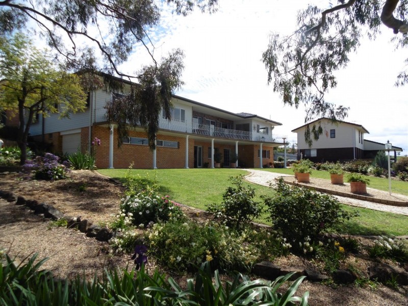 2-4 Panorama Crescent, Parkes NSW 2870