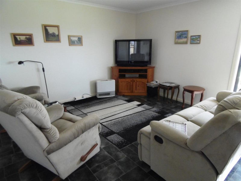 18 Vaucluse Place, Parkes NSW 2870