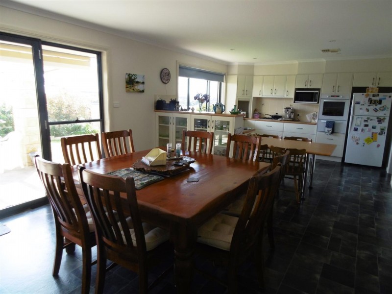 18 Vaucluse Place, Parkes NSW 2870