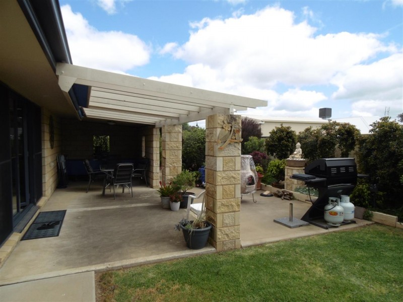 18 Vaucluse Place, Parkes NSW 2870