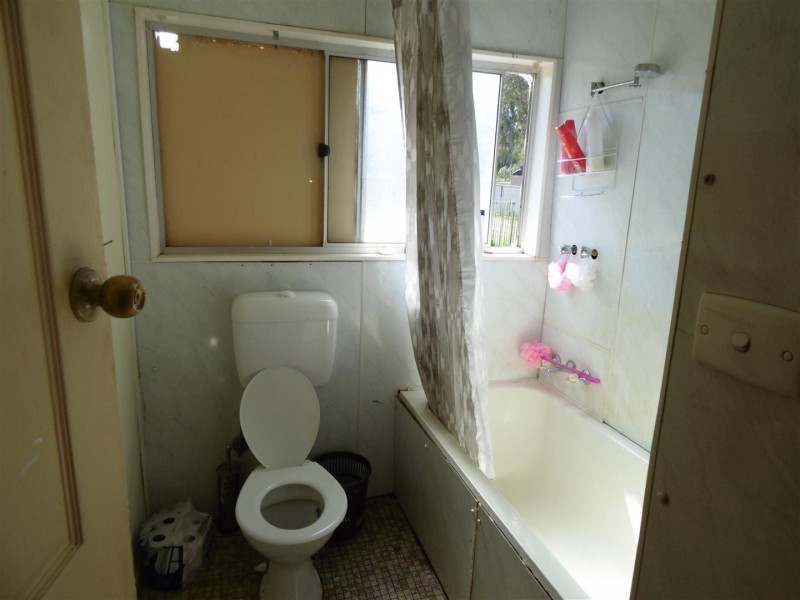 5 Caswell Street, Peak Hill NSW 2869