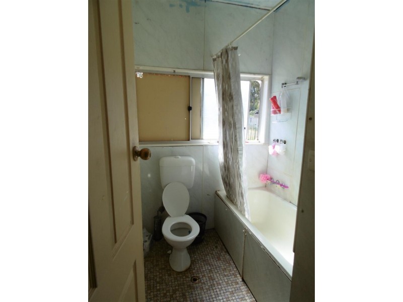 5 Caswell Street, Peak Hill NSW 2869