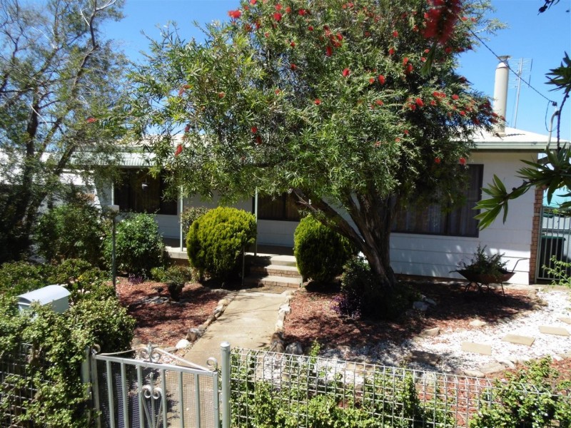 19 Howard Street, Parkes NSW 2870