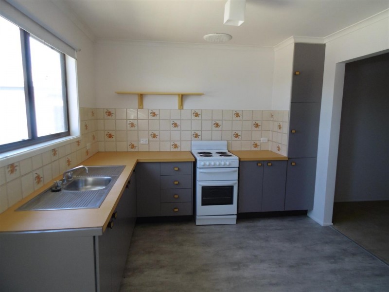 19 Howard Street, Parkes NSW 2870