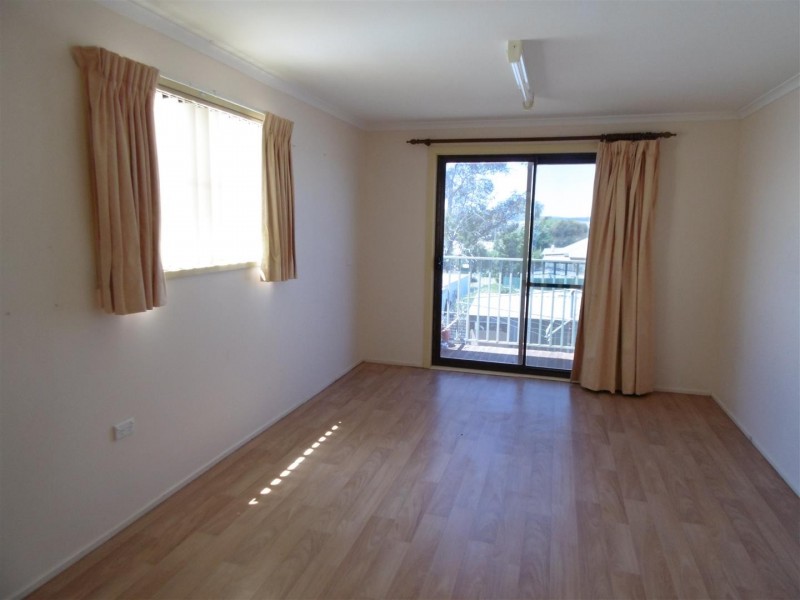 19 Howard Street, Parkes NSW 2870