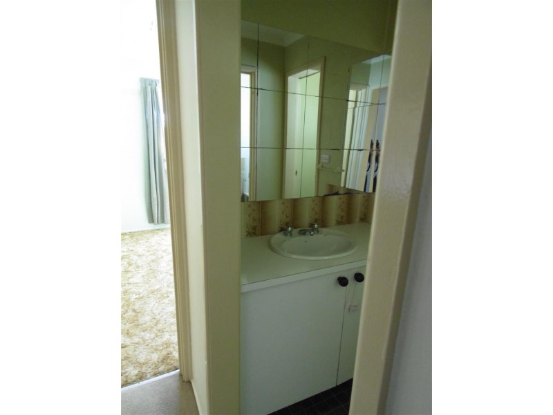 19 Howard Street, Parkes NSW 2870