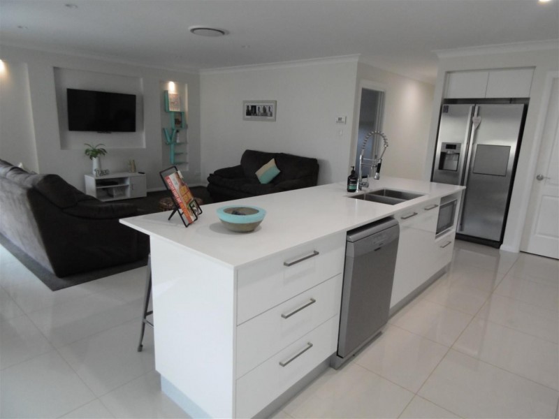12 Avoca Place, Parkes NSW 2870