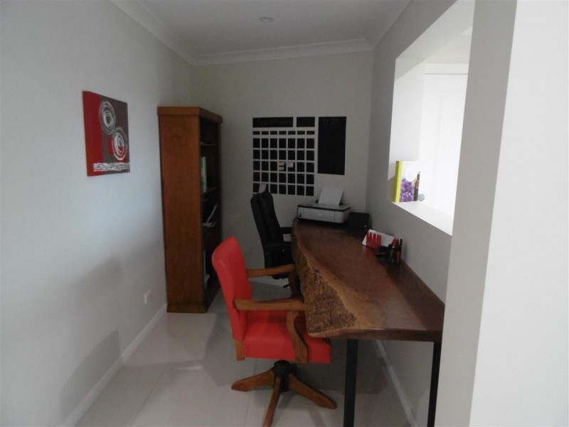 12 Avoca Place, Parkes NSW 2870
