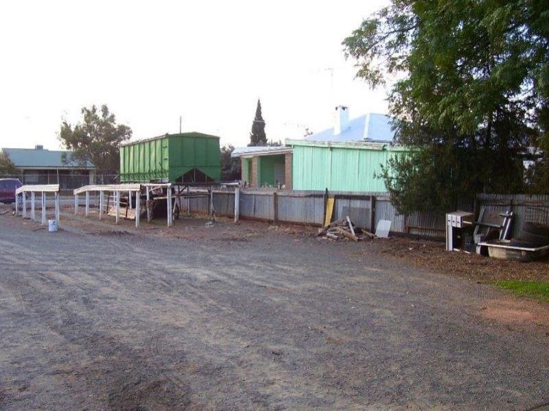 37 Pearce St, Parkes NSW 2870