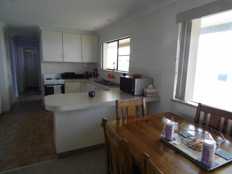 4 Best Street, Parkes NSW 2870