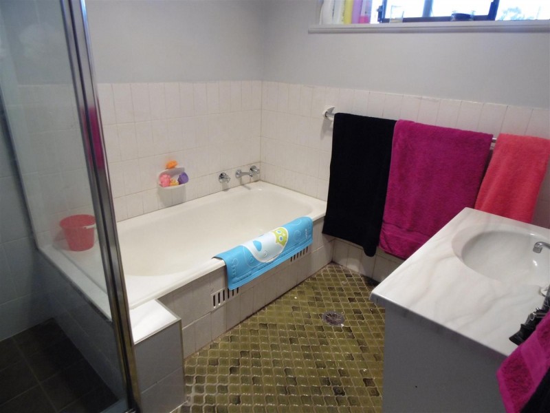 4 Best Street, Parkes NSW 2870