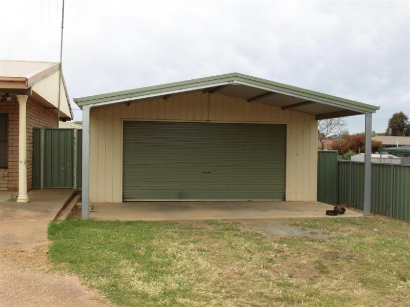 4 Best Street, Parkes NSW 2870