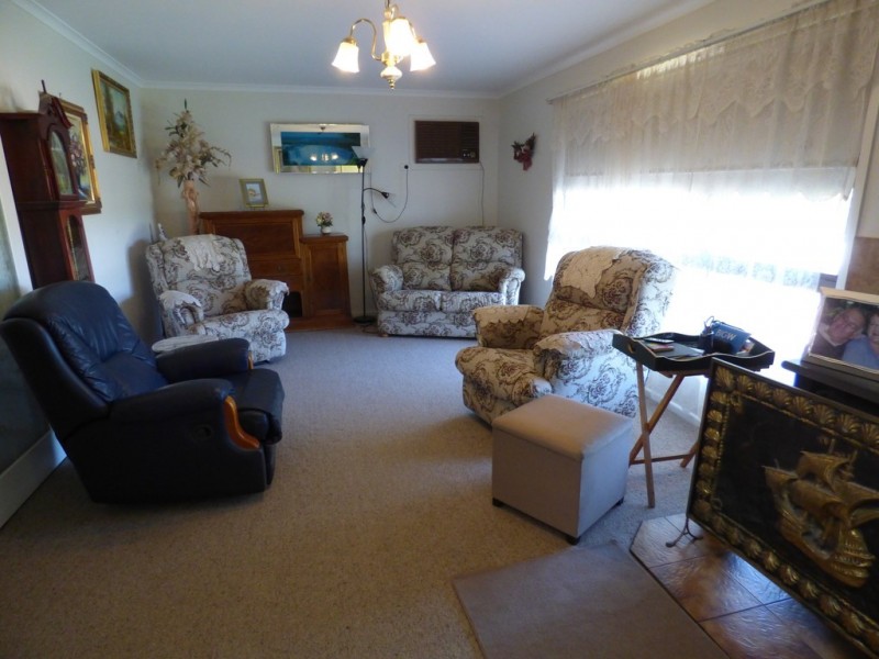 16 Brahman Street, Forbes NSW 2871