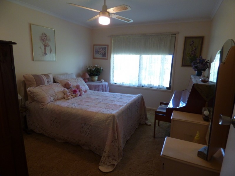 16 Brahman Street, Forbes NSW 2871