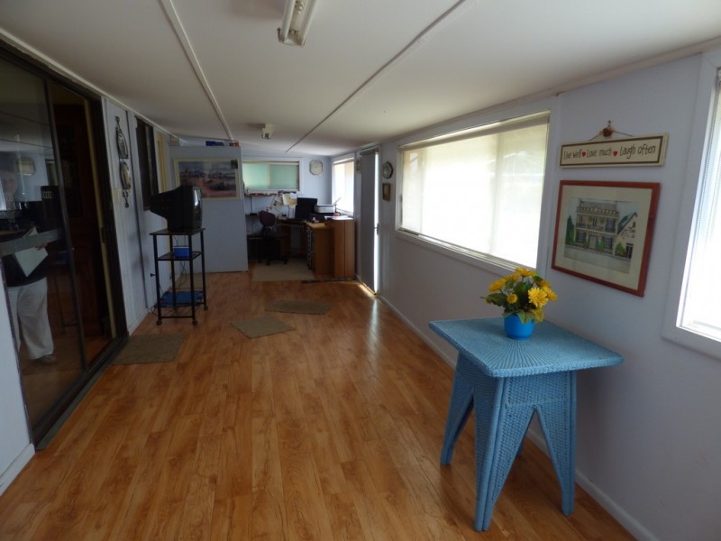 16 Brahman Street, Forbes NSW 2871