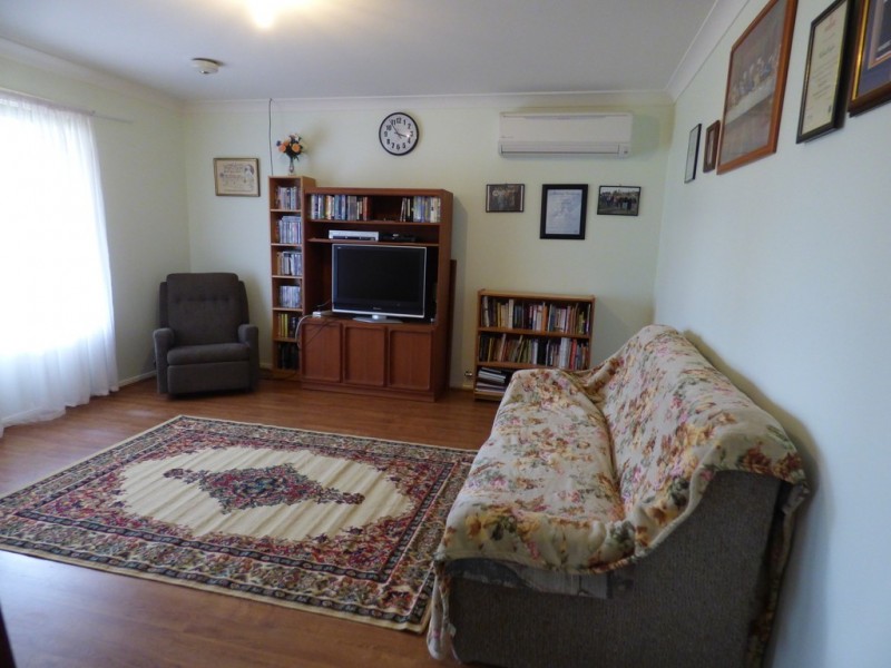 9 Dover Street, Forbes NSW 2871