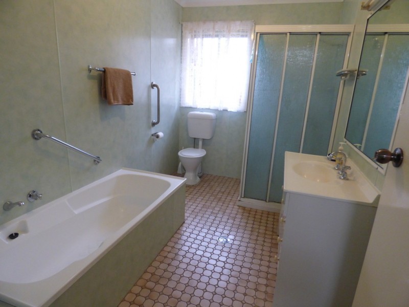 9 Dover Street, Forbes NSW 2871