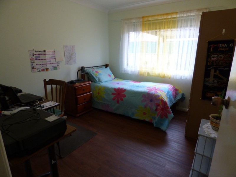 9 Dover Street, Forbes NSW 2871