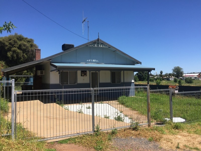 2-4 Park Street, Parkes NSW 2870