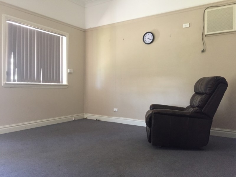 2-4 Park Street, Parkes NSW 2870