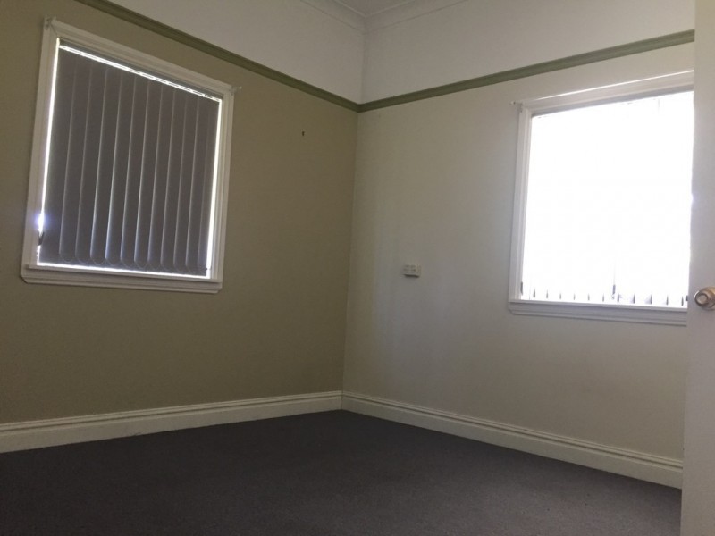 2-4 Park Street, Parkes NSW 2870