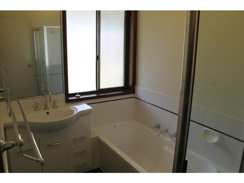 10 Rogers Street, Condobolin NSW 2877