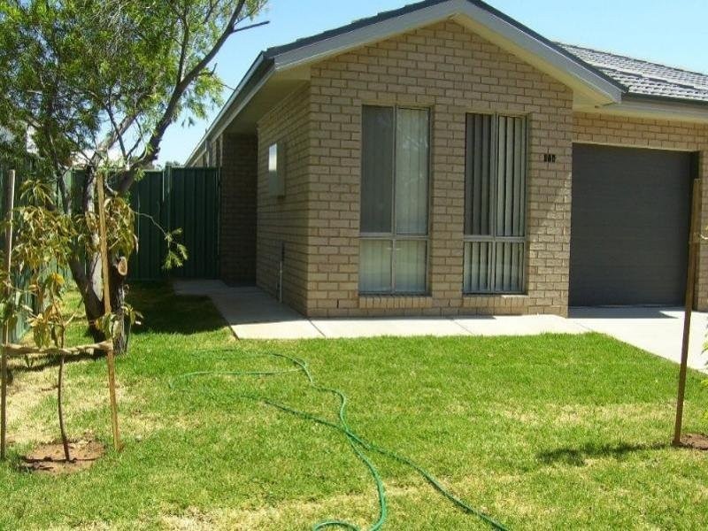 74-82 Close St, Parkes NSW 2870