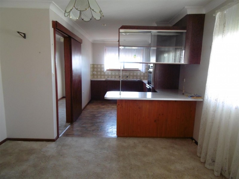 9 Middleton Street, Parkes NSW 2870