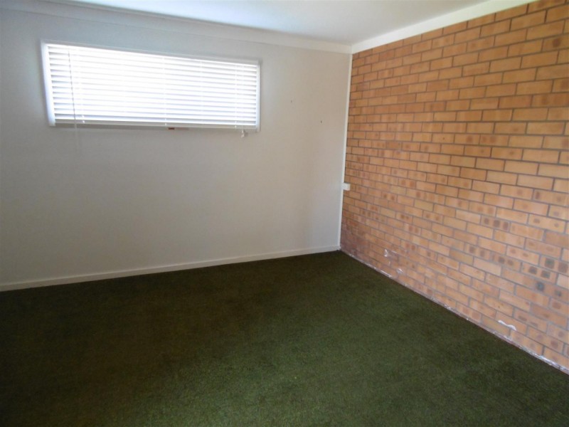 9 Middleton Street, Parkes NSW 2870