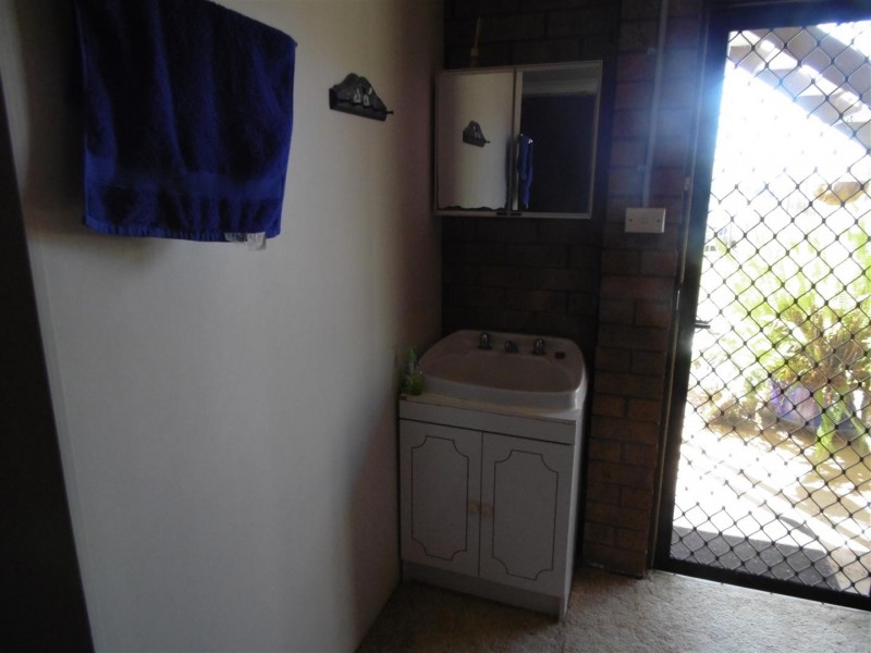 9 Middleton Street, Parkes NSW 2870
