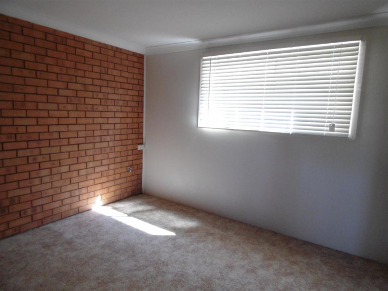 9 Middleton Street, Parkes NSW 2870