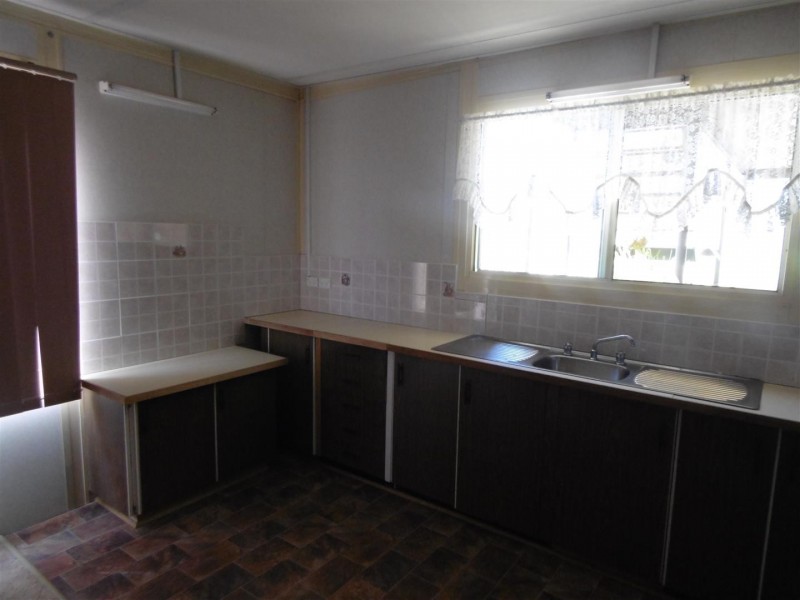 9 Middleton Street, Parkes NSW 2870