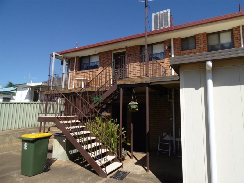 9 Middleton Street, Parkes NSW 2870