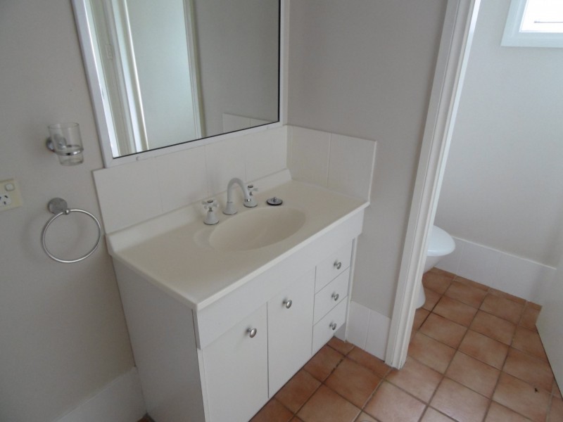 2 Clancy Place, Parkes NSW 2870