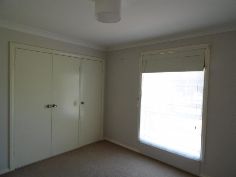 2 Clancy Place, Parkes NSW 2870