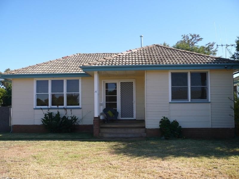 16 Dawson Street, Forbes NSW 2871