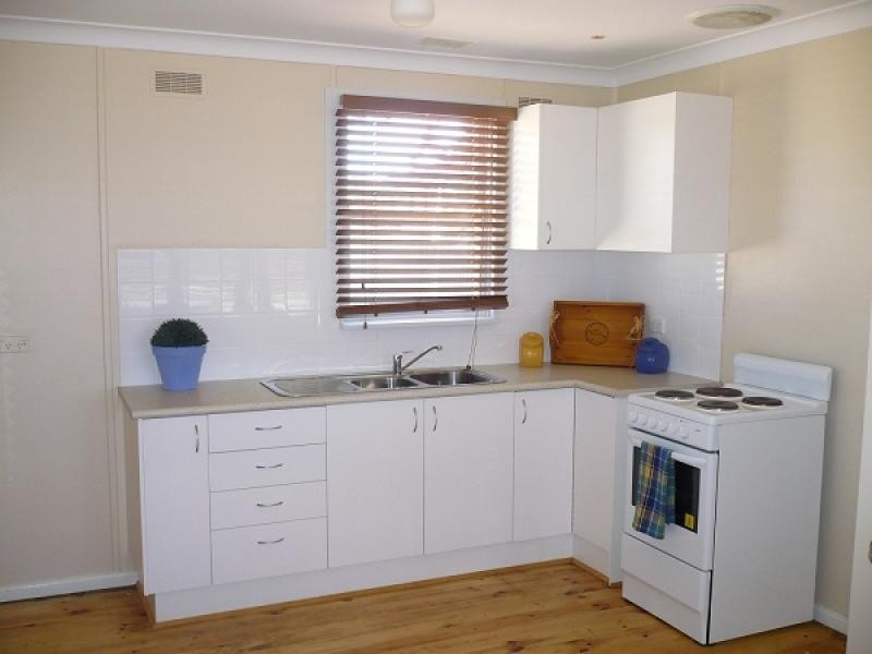 16 Dawson Street, Forbes NSW 2871