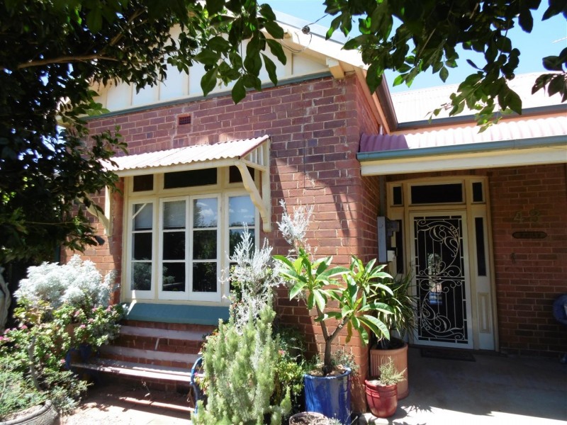 43 Bushman Street, Parkes NSW 2870