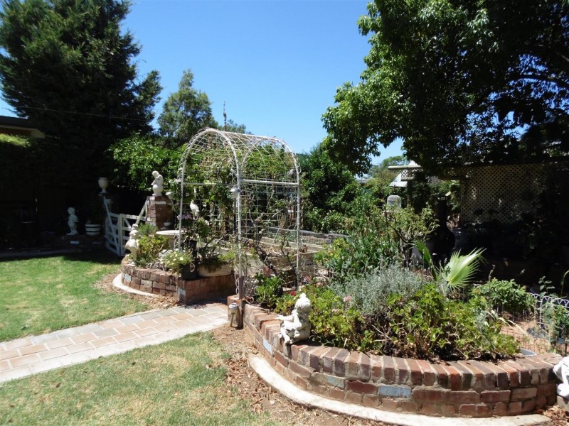 43 Bushman Street, Parkes NSW 2870