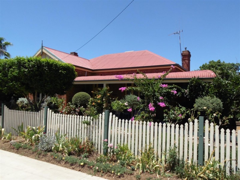 43 Bushman Street, Parkes NSW 2870