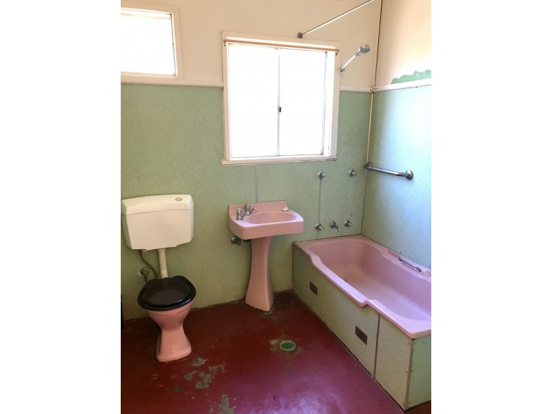 13 Talbot Street, Parkes NSW 2870
