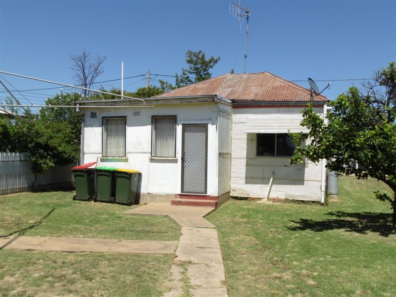 13 Talbot Street, Parkes NSW 2870
