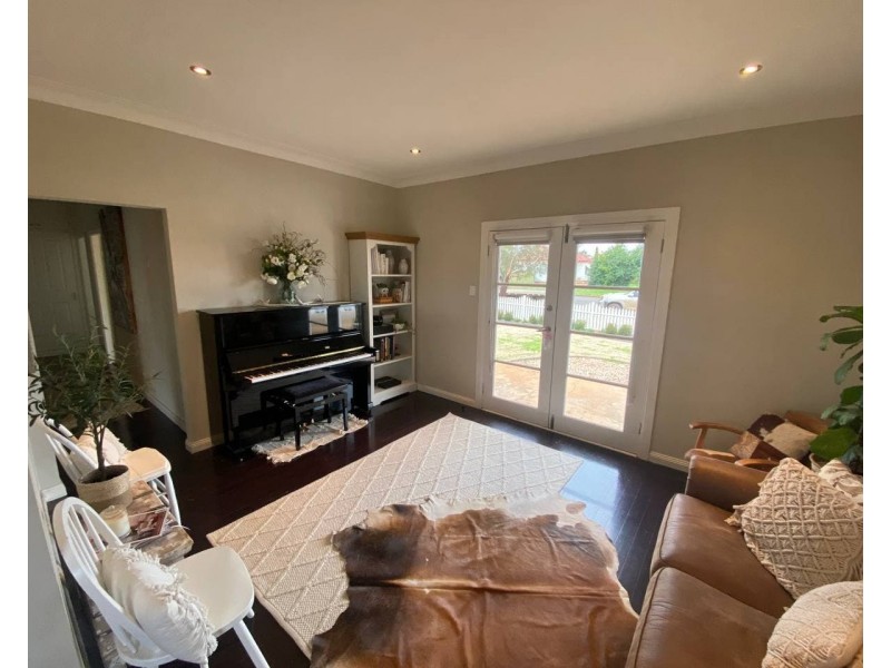 15 Turner Street, Condobolin NSW 2877