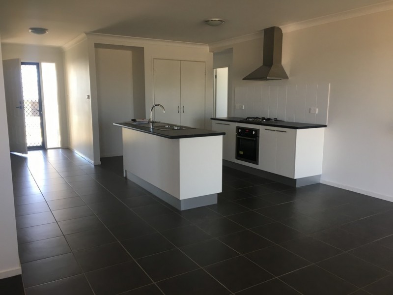 27 Rosewood Avenue, Parkes NSW 2870