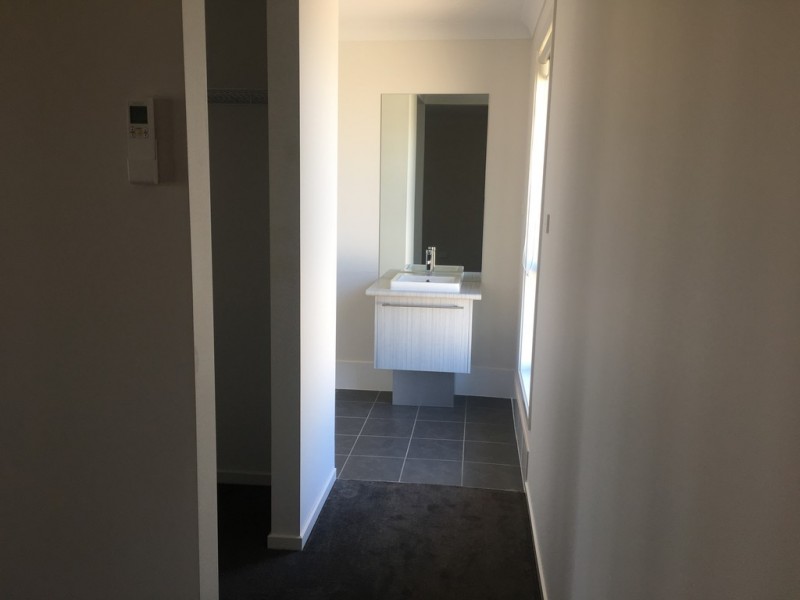 27 Rosewood Avenue, Parkes NSW 2870