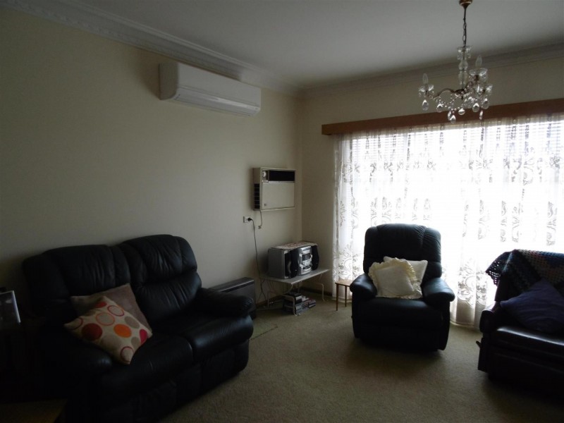 10 Downes Crescent, Parkes NSW 2870